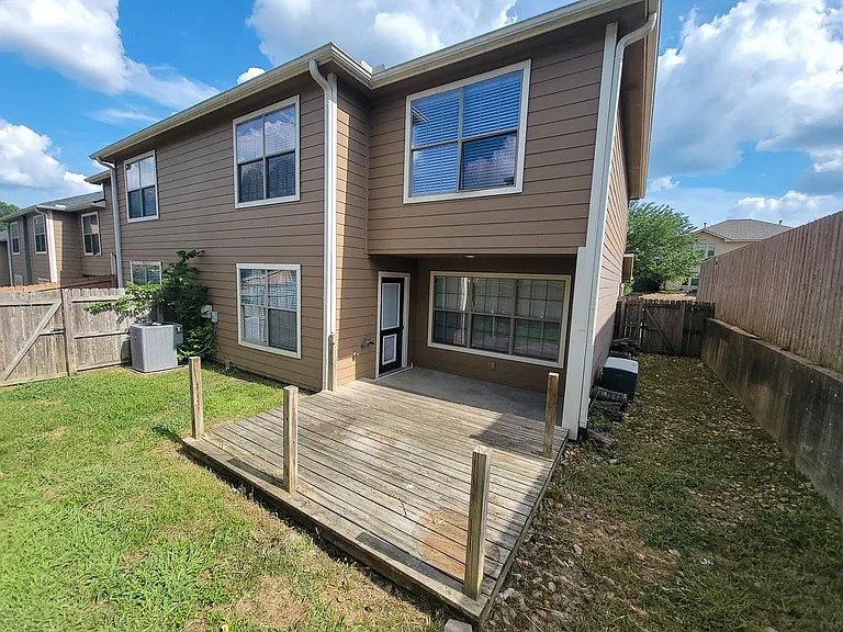 115 Sendero Dr — Photo 21