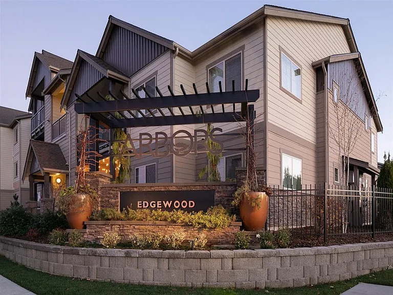 The Arbors at Edgewood — Photo 5