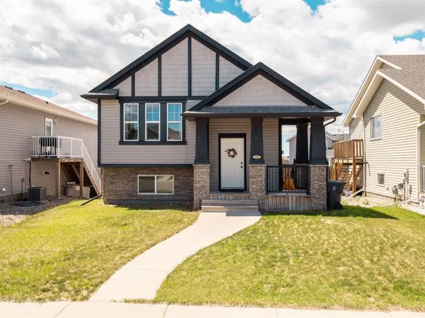 148 S Mount Sundial Ct W, Lethbridge, AB T1J 5C2