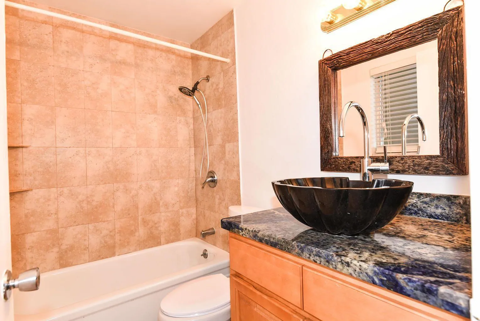 1 bed, 1.0 bath, 616 sqft, $1,600 — Photo 3