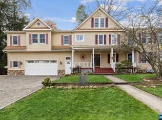 201 Brookside Ave, Cresskill, NJ 07626