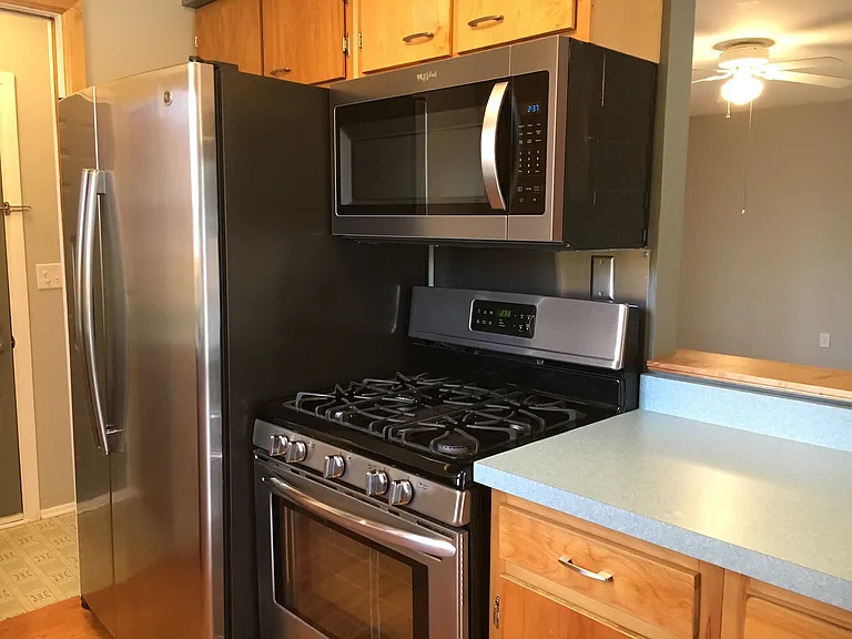 3160 Fernwood Ave — Photo 7