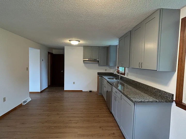 38 Kingston Dr — Photo 4