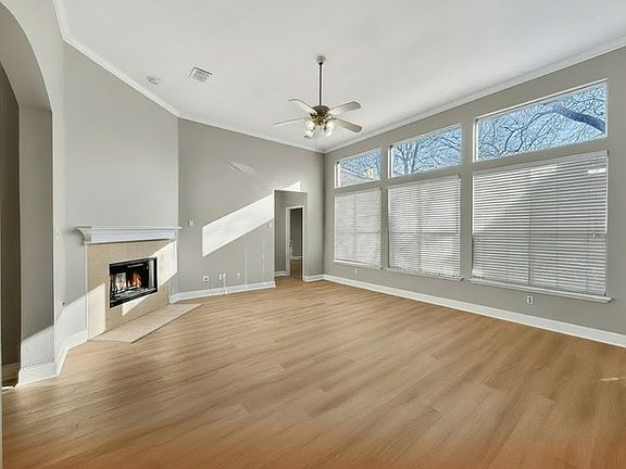 4th image of 3717 Ranchman Blvd