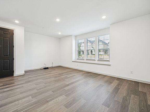 5th image of 721 4th St