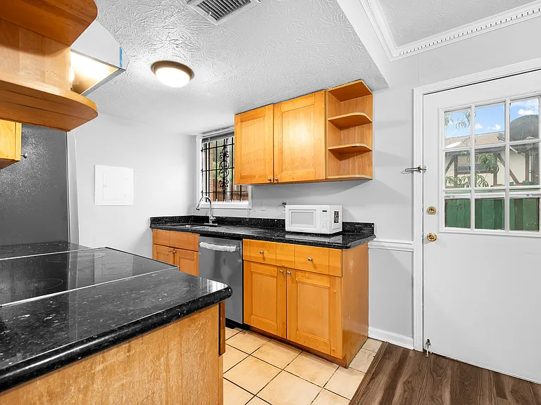 2956 N Dekalb Dr — Photo 8