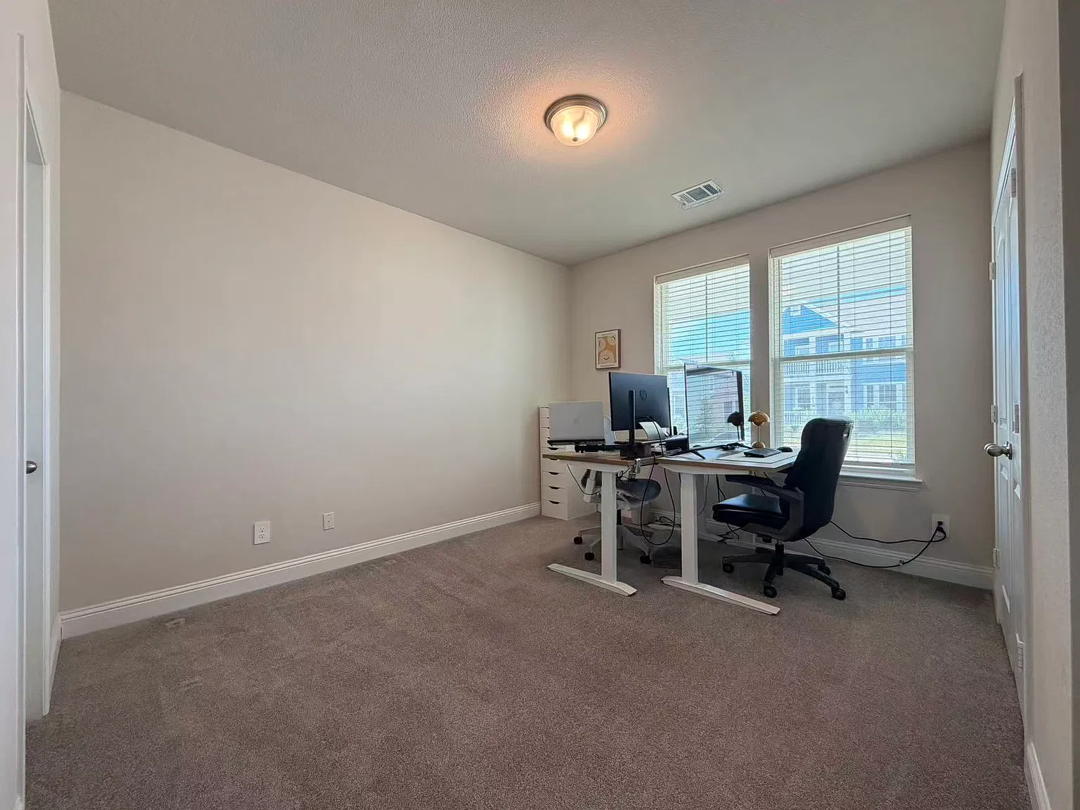 4 bed, 2549 sqft, $3,240 — Photo 4