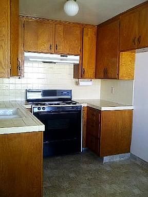 2nd image of 1072 W 9th St APT 4