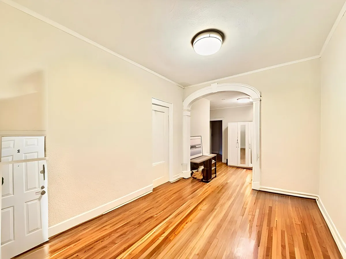 Building Photo - 1468 Commonwealth Ave #2