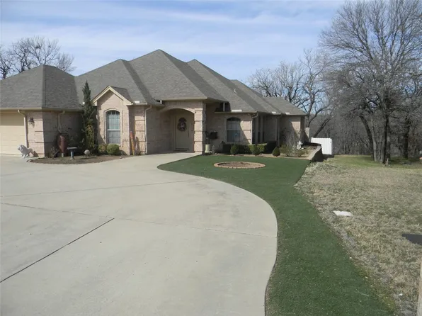 306 Runaway Bay Dr, Runaway Bay, TX 76426