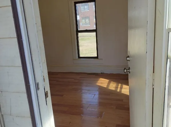 213 5th Ave APT B, Rock Falls, IL 61071