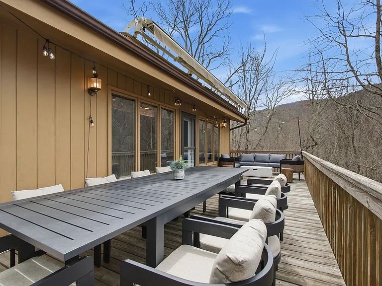 111A Charter Hills Rd — Photo 19