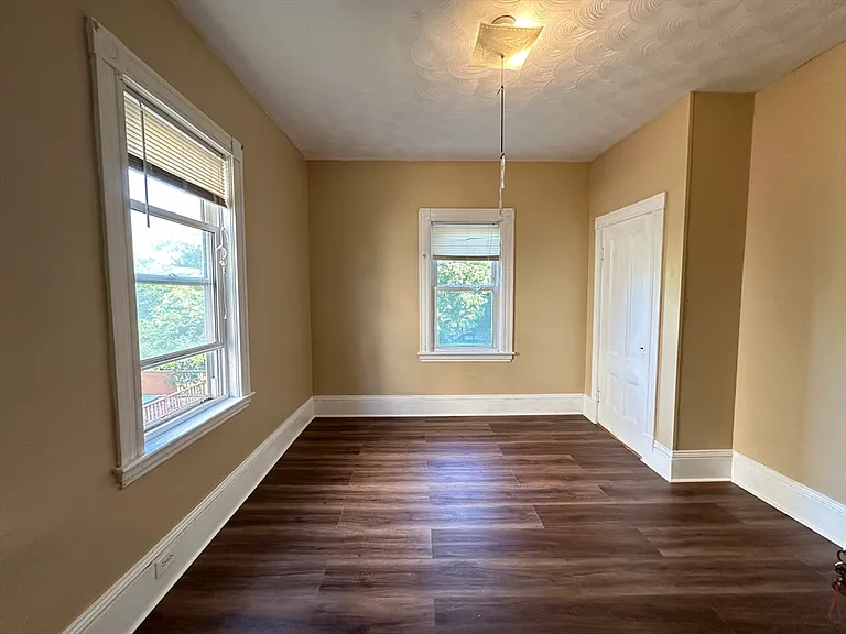 49 Ashland St #49 — Photo 13