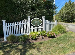 10 Shadbush Circle, Mashpee, MA 02649