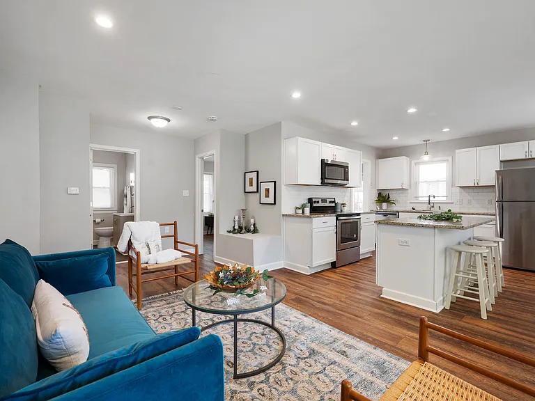 5243 E Market St — Photo 8