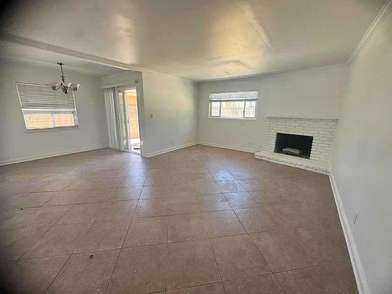45045 Camolin Ave — Photo 2