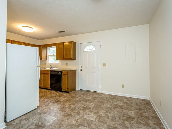 4th image of 871 Vine St