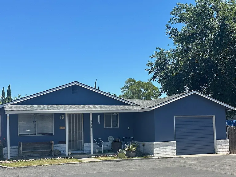 589 Johnston St — Photo 2
