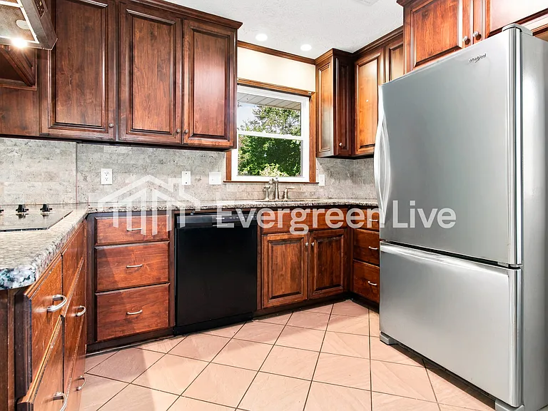 324 Carol Villa Dr — Photo 4