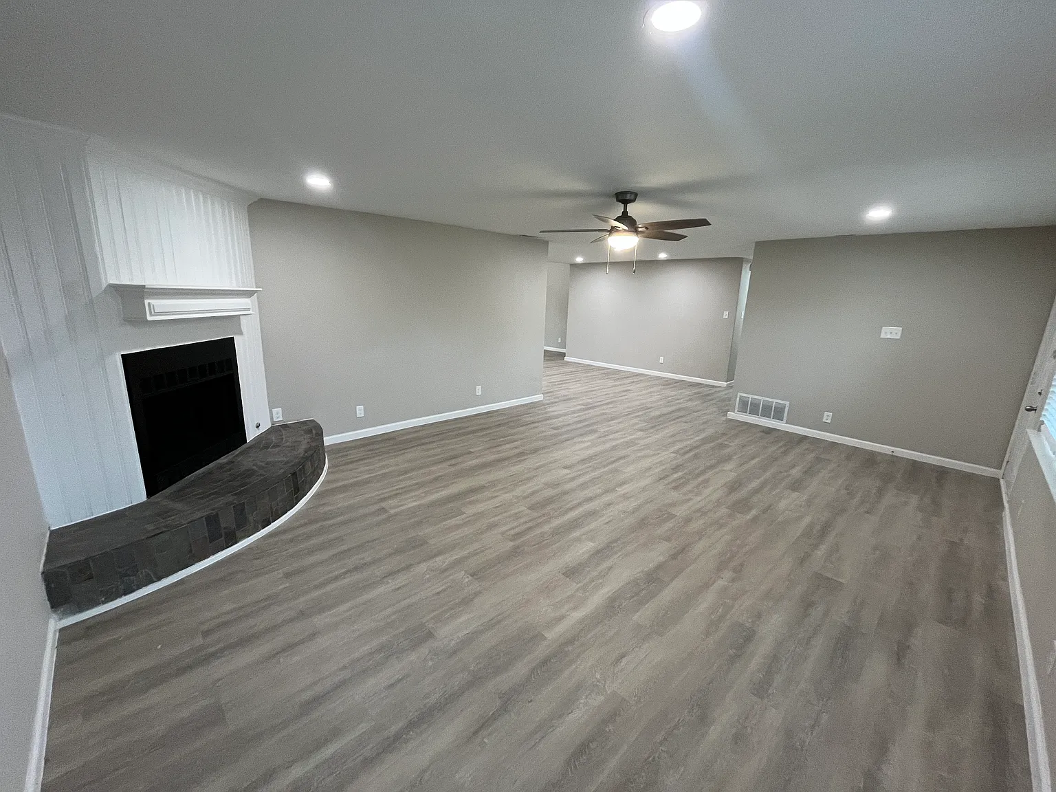 3 bed, 1496 sqft, $2,300 — Photo 4