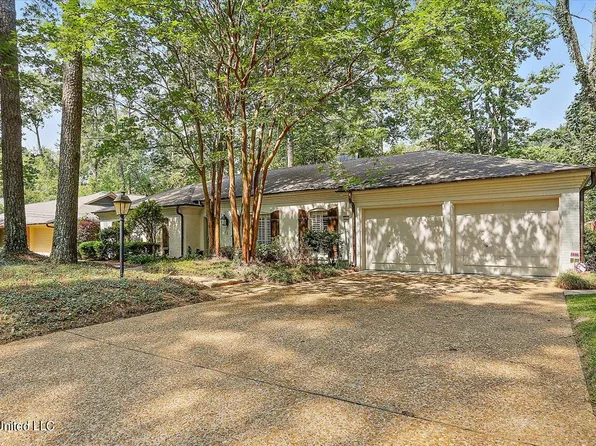 5355 Balmoral Dr, Jackson, MS 39211