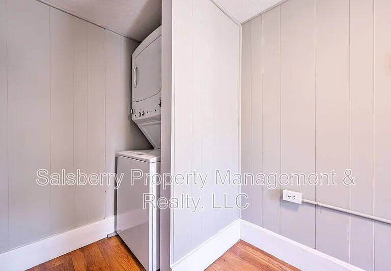 304 Bryan St #B — Photo 11