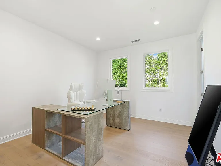 20448 W Liverpool Way — Photo 29