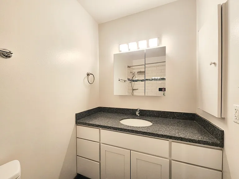 902 Peninsula Ave #405 — Photo 27