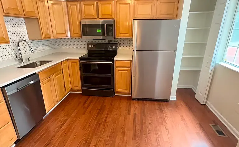 10212 Millstream Dr — Photo 52