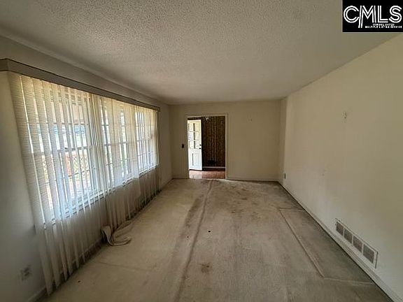 2nd image of 117 Pine Ln