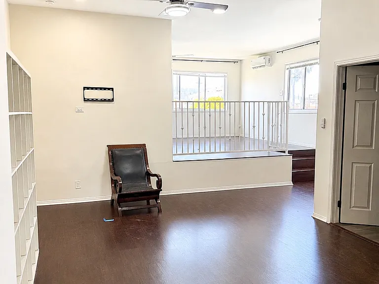 2470 Daly St #C — Photo 2