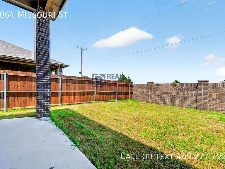 2064 Missouri St — Photo 32