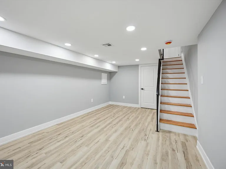 451 Fitzgerald St — Photo 23