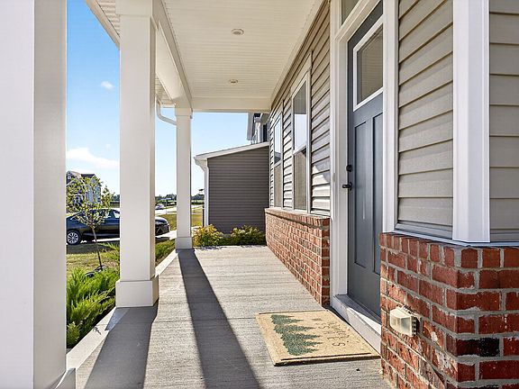 5th image of 103 Cameo Woods Dr