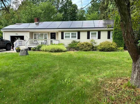 146 Emerson Avenue, Hampstead, NH 03841-2214