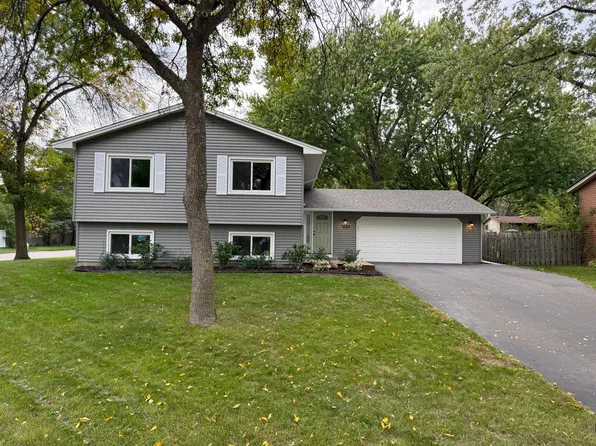 7401 James Ave N, Brooklyn Park, MN 55444