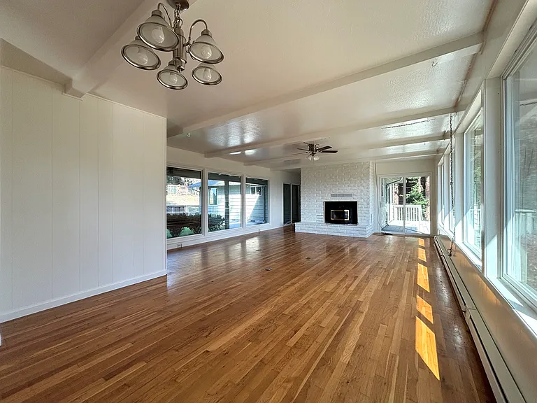 221 Gillette Rd — Photo 4