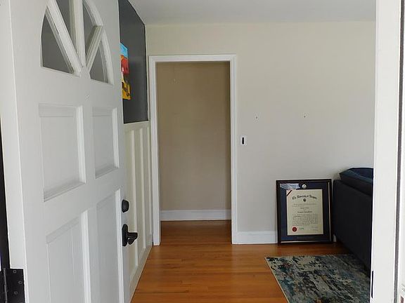 3rd image of 1056 Fordland Dr
