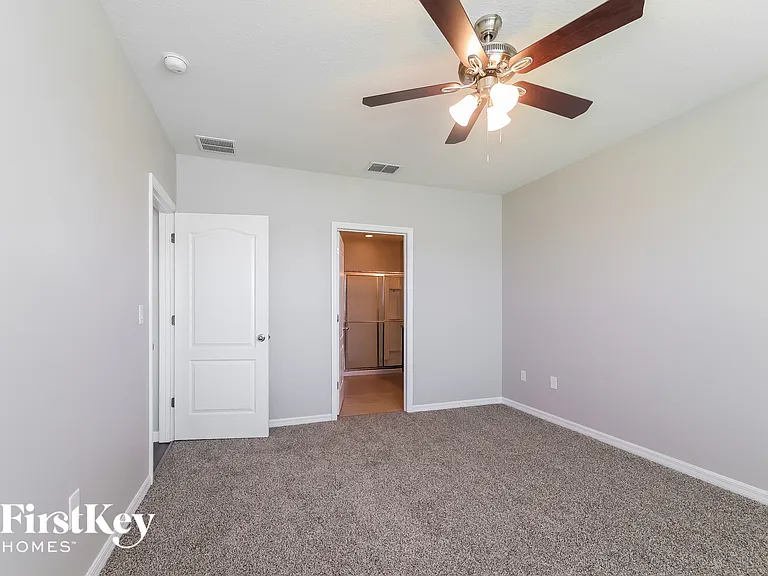 211 Bella Dr — Photo 7