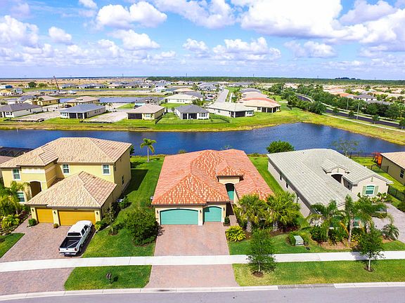 2nd image of 11399 SW Hillcrest Cir