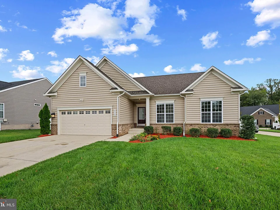 6119 Savannah Dr