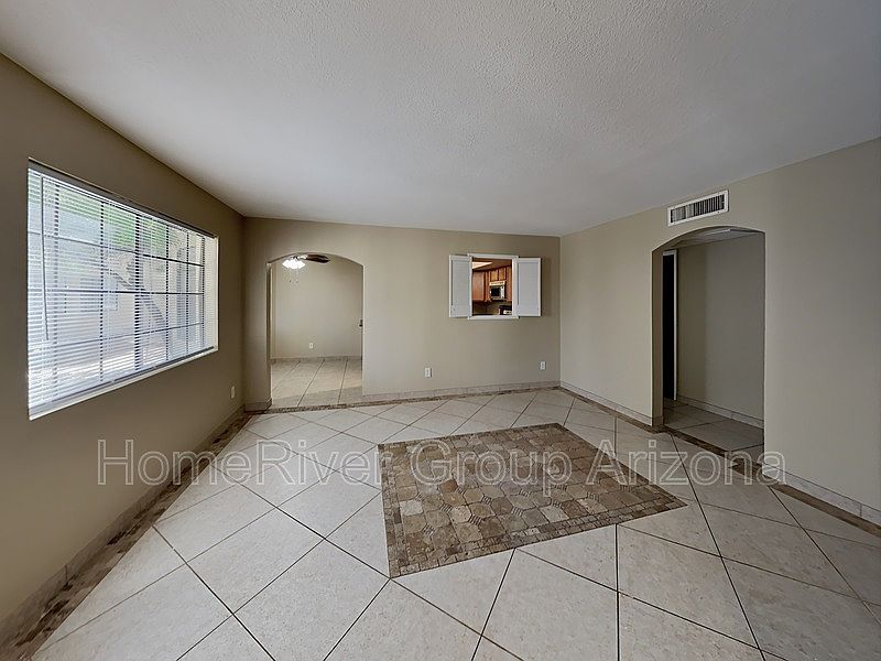 1st image of 925 S Longmore APT 116