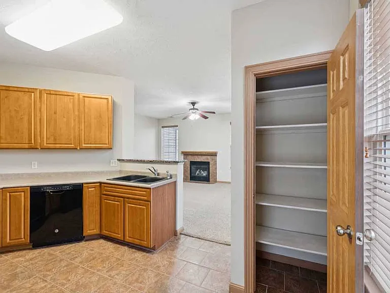 Stone Ridge Estates Apartments & Duplexes — Photo 145