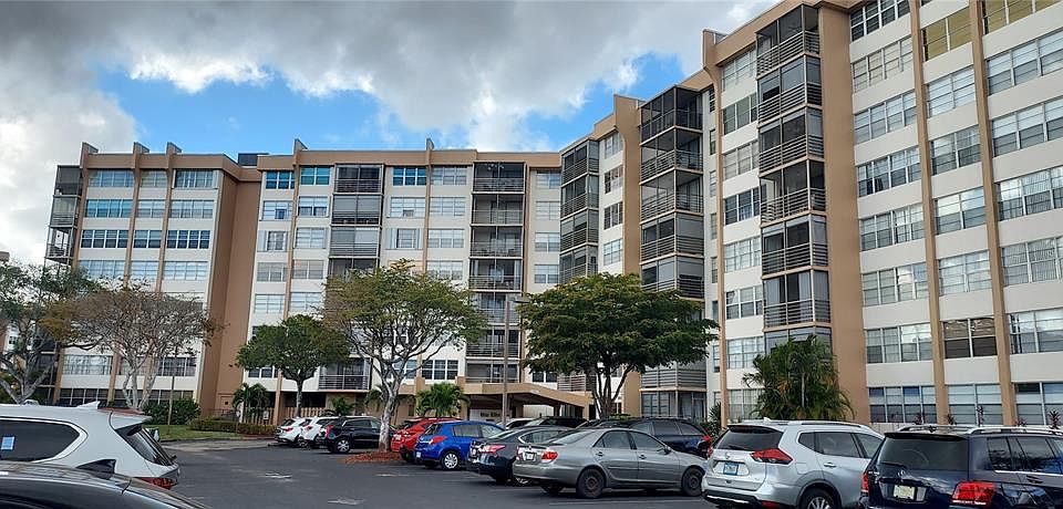1st image of 1000 SAINT CHARLES PLACE #209