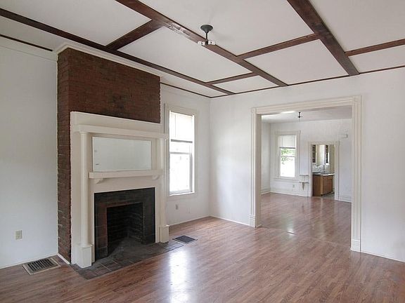 4th image of 201 Franklin Ave #1
