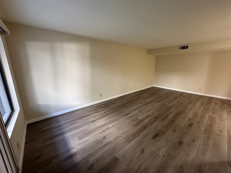 515 E Elmwood Ave #104 — Photo 2