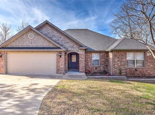 1 Montgomery Cir, Bella Vista, AR 72714