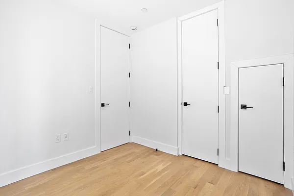 Rented by Skyhigh Realty NYC LLC | media 29