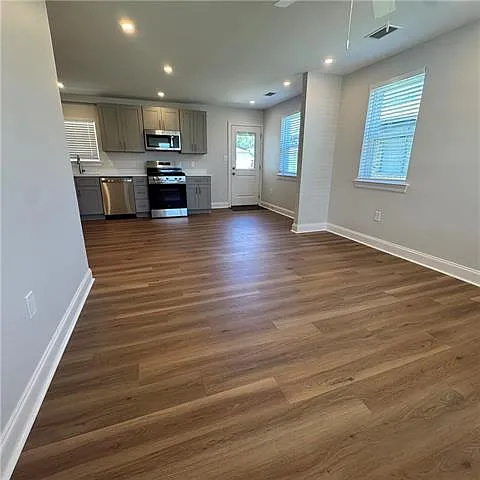 1108 Maryland Ave — Photo 3