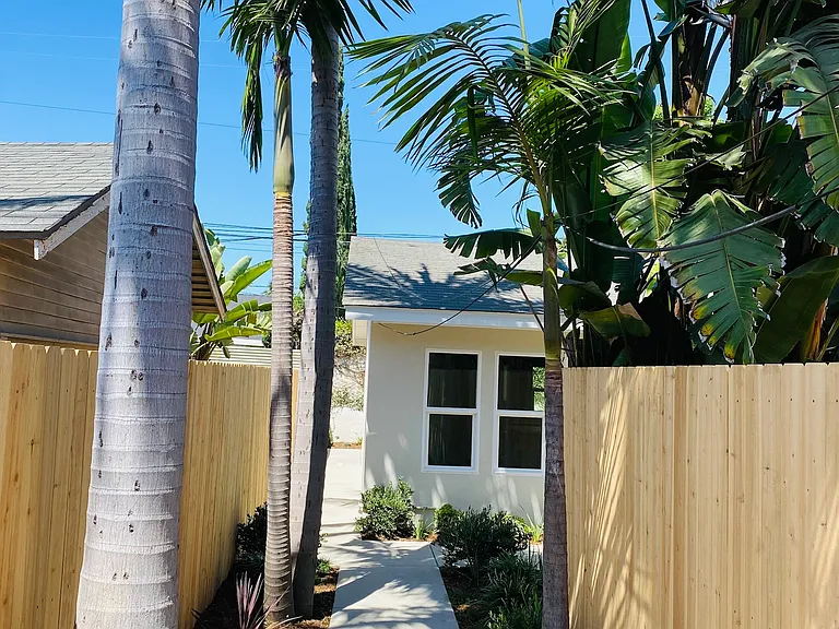 673 Mira Mar Ave — Photo 2